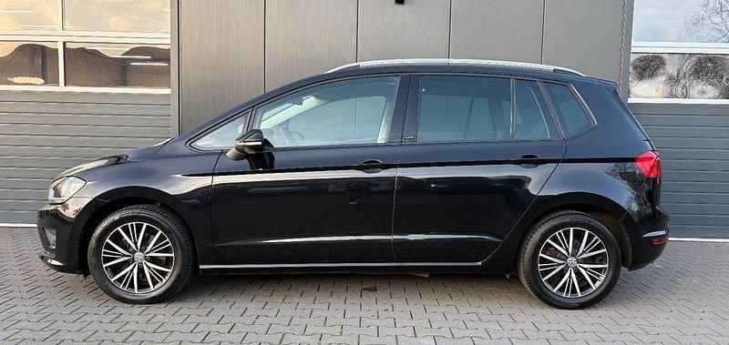Gebraucht VW Golf VII Allstar 125 PS (91 kW) 2017 Schwarz Limousine