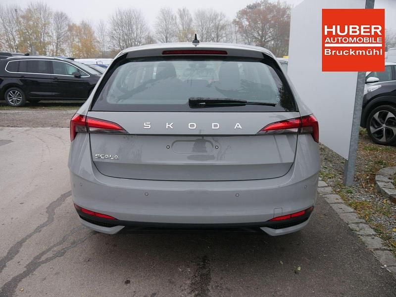 Neu Skoda Scala Selection 116 PS (85 kW) 2026 Graphite grau metallic Kleinwagen
