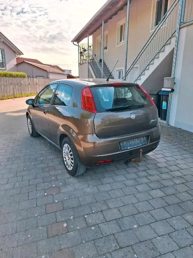 Gebraucht Fiat Punto 65 PS (47 kW) 2009 Grau Kleinwagen