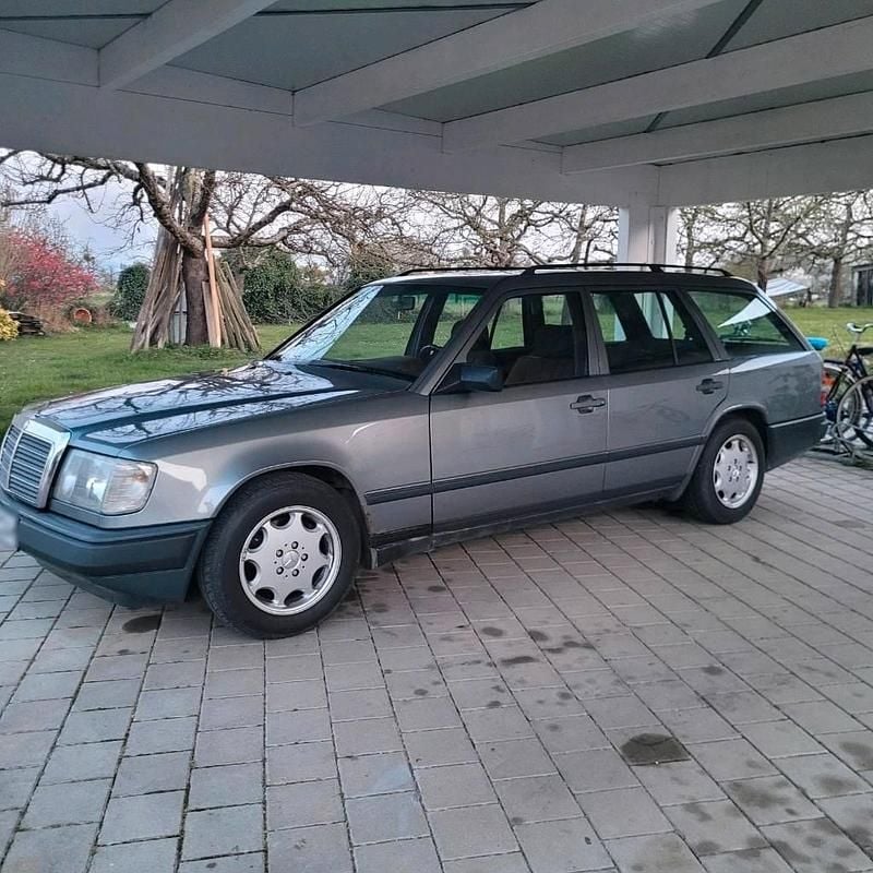 Second-hand Mercedes E250 94 CP (69 kW) 1989 Gri Break