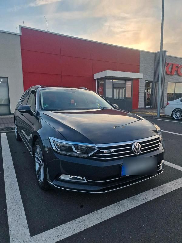 Andere farben Gebraucht 2016 VW Passat Highline Kombi | 13.000 € - Bild 1/4