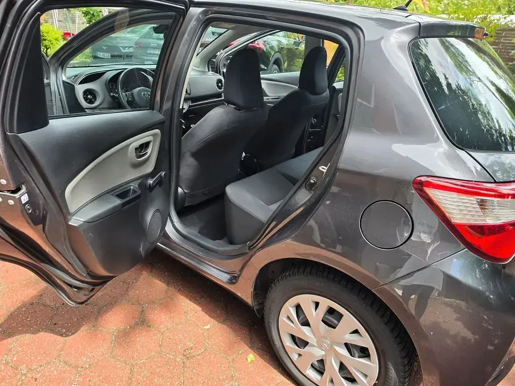 Gebraucht Toyota Yaris Comfort 72 PS (52 kW) 2019 Grau Limousine