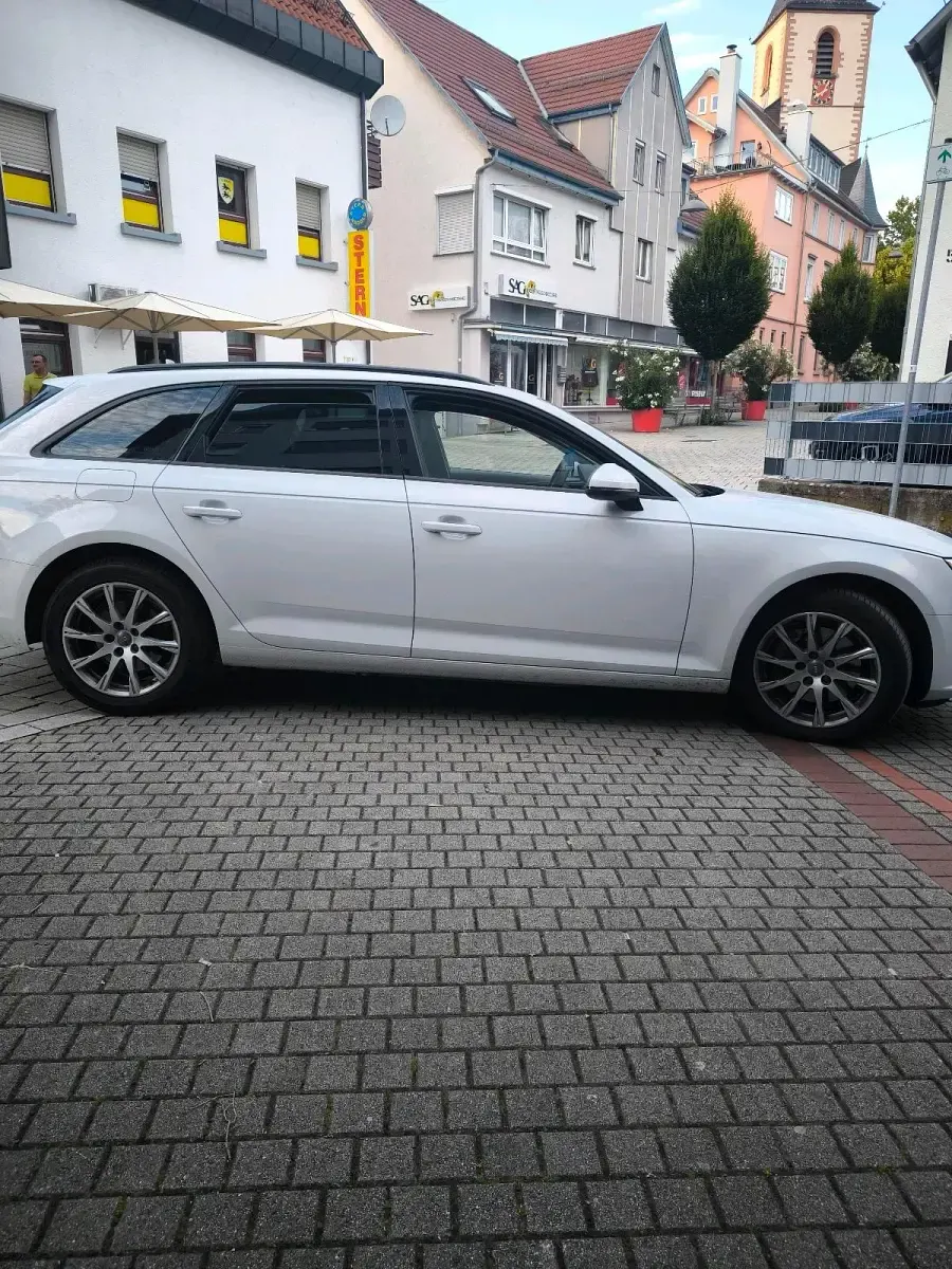 Gebraucht Audi A4 190 PS (139 kW) 2019 Weiß Kombi