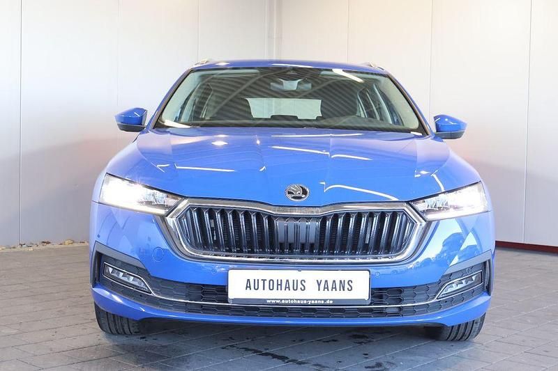 Second-hand Skoda Octavia Style 150 CP (110 kW) 2022 Albastru Berlinǎ