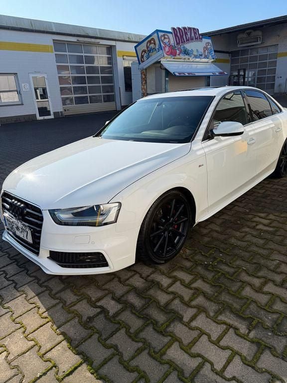 Weiß Gebraucht 2014 Audi A4 Design Limousine | 11.500 € (Superpreis) - Bild 1/4