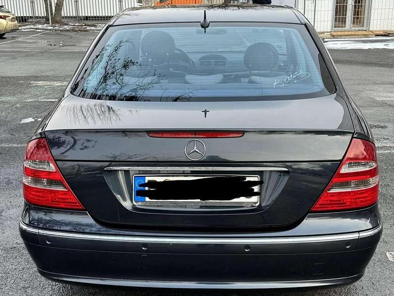 Gebraucht Mercedes E200 Avantgarde 163 PS (119 kW) 2004 Blau Limousine