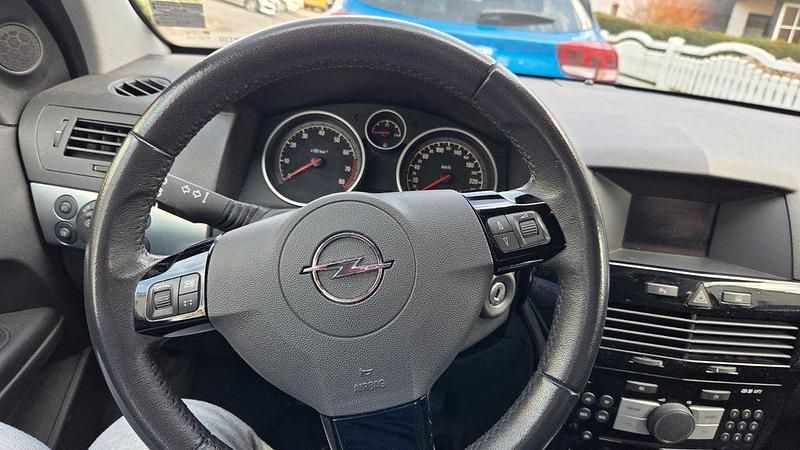 Gebraucht Opel Astra Selection 90 PS (66 kW) 2009 Blau Limousine