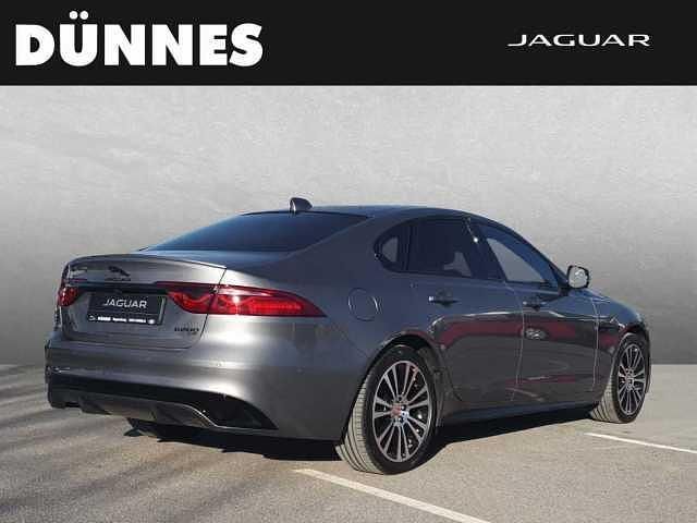 Gebraucht Jaguar XF R-Dynamic 204 PS (150 kW) 2022 Grau Limousine