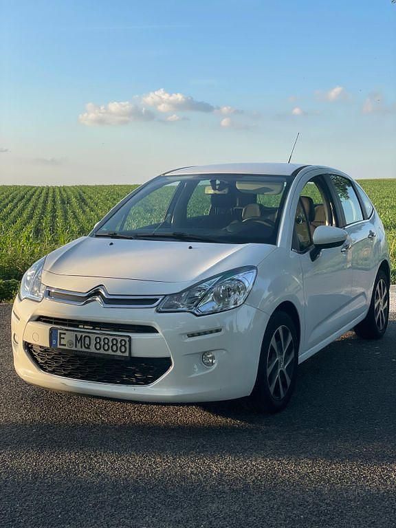 Weiß Gebraucht 2016 Citroën C3 Attraction Kleinwagen | 6.499 € (Fairer Preis) - Bild 1/4