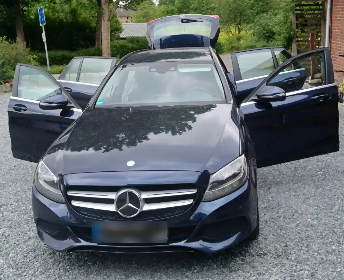 Gebraucht Mercedes C220 170 PS (125 kW) 2016 Blau Kombi