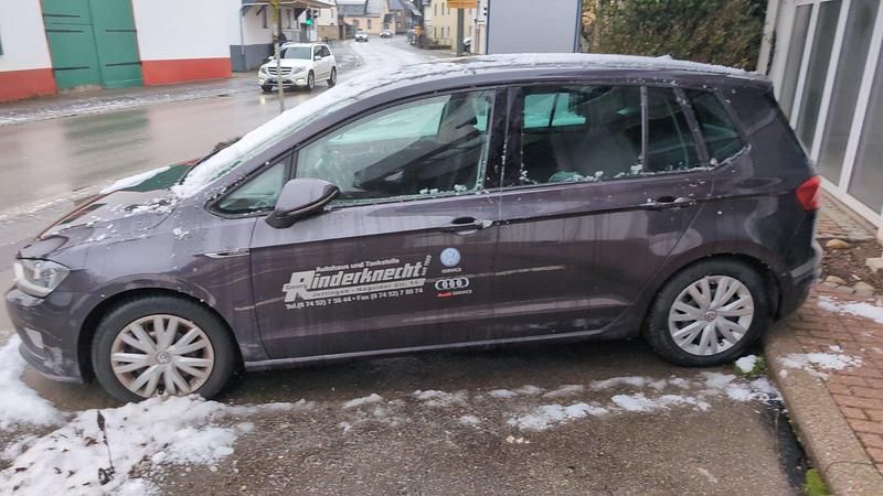 Gebraucht VW Golf VII LOUNGE 110 PS (80 kW) 2015 Violet Limousine