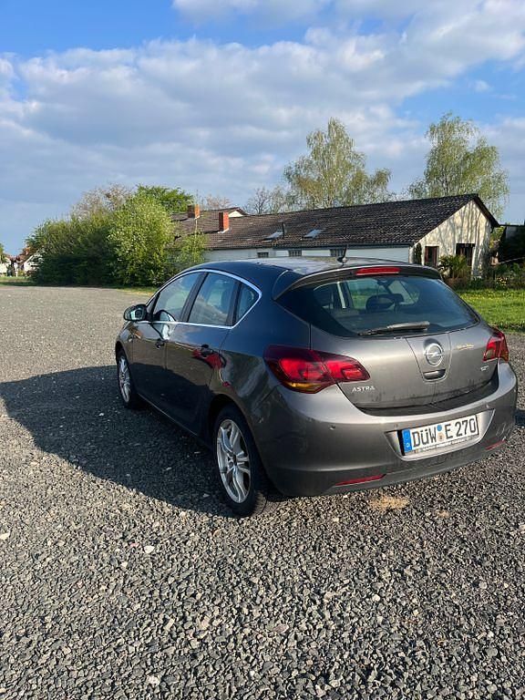 Gebraucht Opel Astra Cosmo 125 PS (91 kW) 2010 Grau Limousine