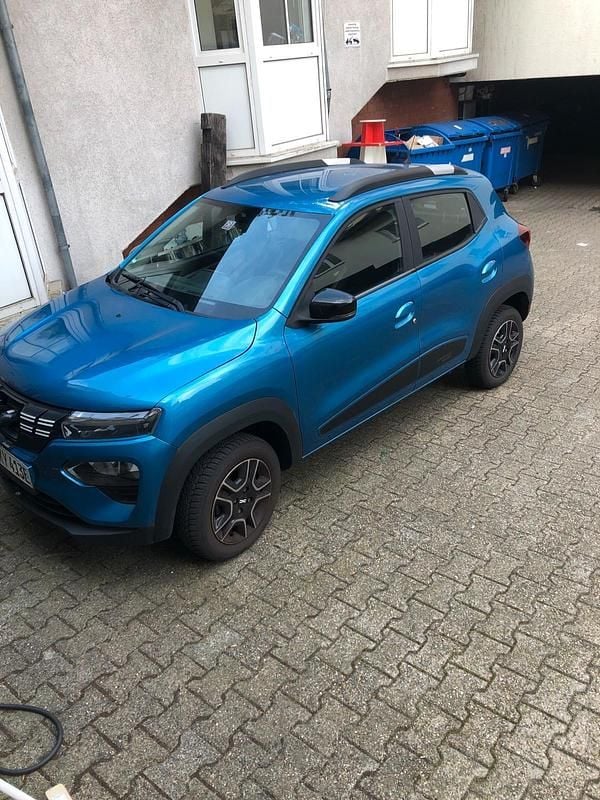 Blau Gebraucht 2023 Dacia Spring Kleinwagen | 9.500 € (Fairer Preis) - Bild 1/4