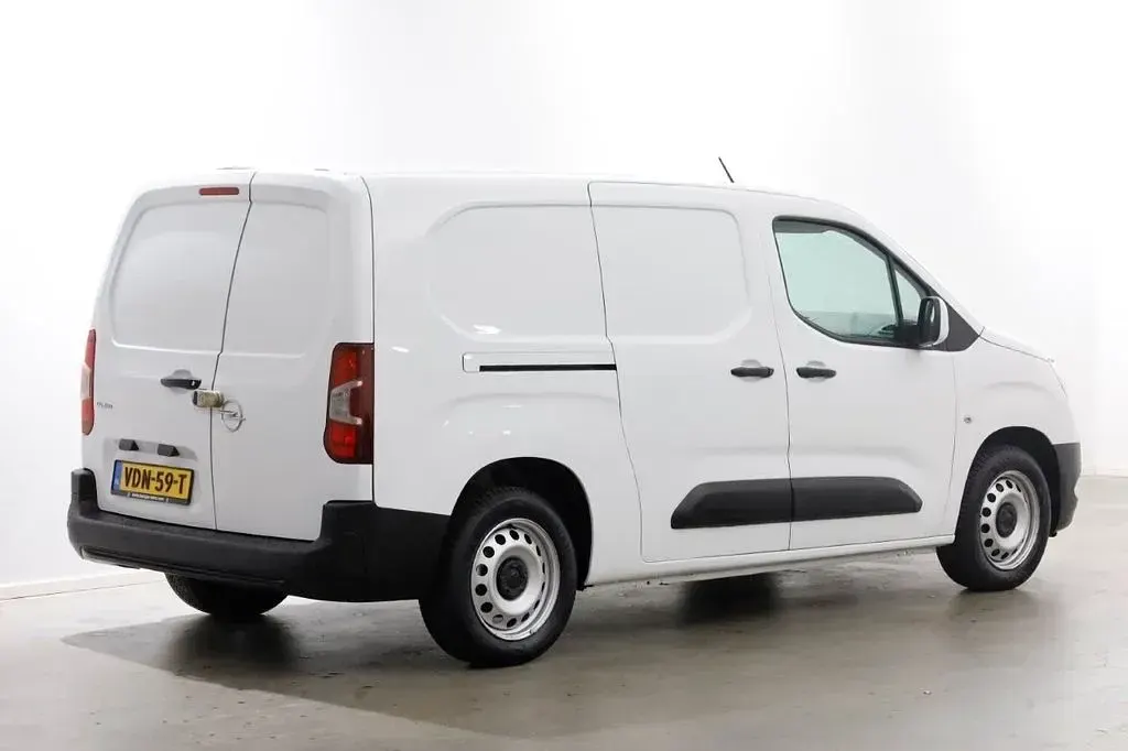 Gebraucht Opel Combo Edition 102 PS (75 kW) 2019 Weiß Van / Kleinbus
