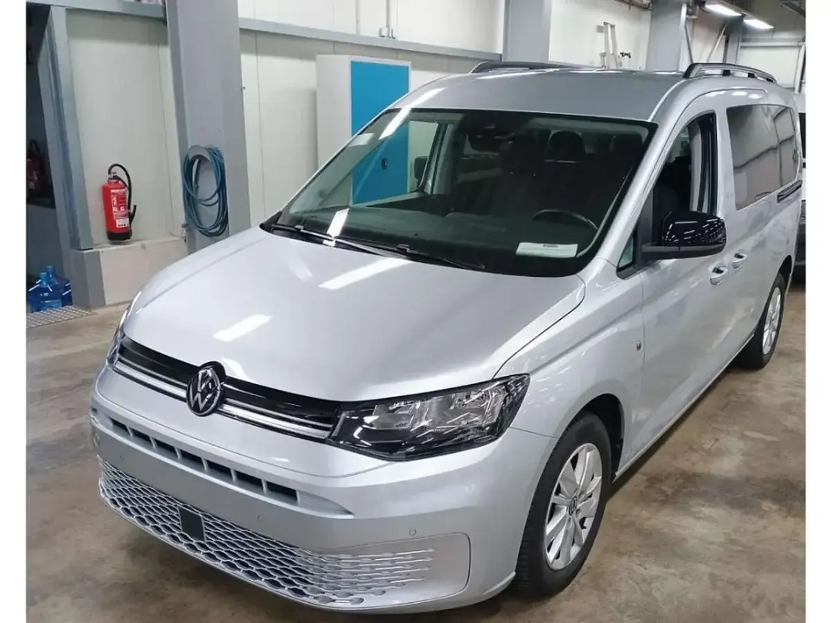 Gebraucht VW Caddy Life 122 PS (89 kW) 2024 Reflexsilber metallic Van / Kleinbus