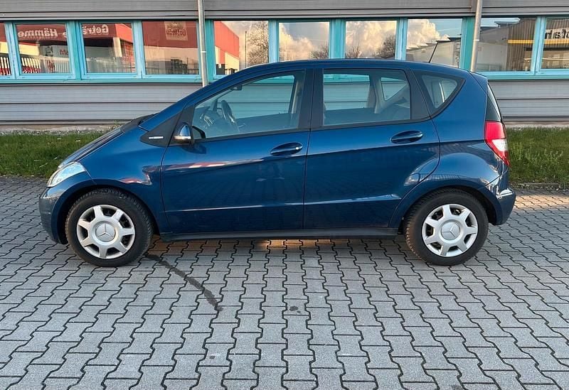 Gebraucht Mercedes A160 95 PS (69 kW) 2009 Blau Kleinwagen