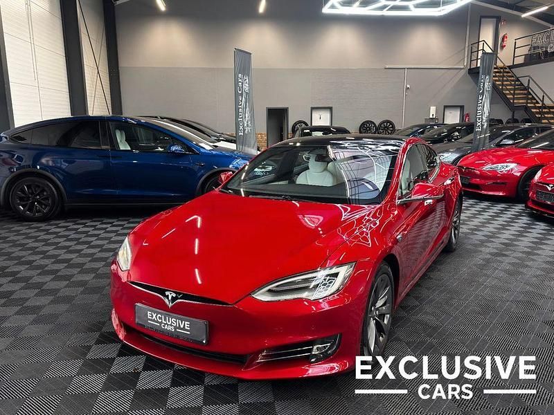 Red multi coat Gebraucht 2019 Tesla Model S Kleinwagen | 37.850 € (Etwas zu teuer) - Bild 1/4