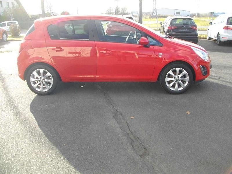 Gebraucht Opel Corsa 86 PS (63 kW) 2012 Rot Kleinwagen