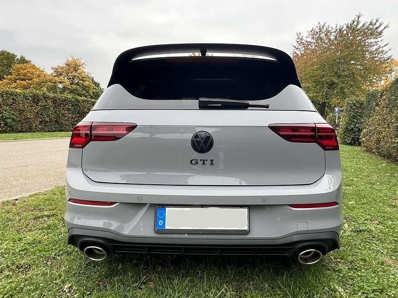 Gebraucht VW Golf VIII GTI 300 PS (220 kW) 2022 Grau Limousine