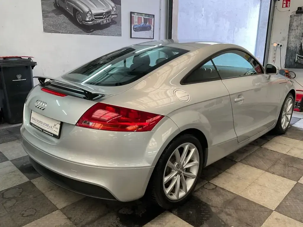 Używany Audi TT Design 160 KM (117 kW) 2012 Srebrny Coupe