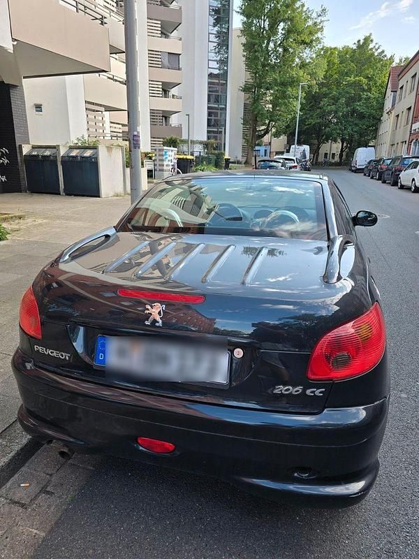 Schwarz Gebraucht 2004 Peugeot 206 CC Filou Cabrio | 500 € (Superpreis) - Bild 1/3