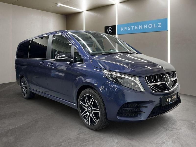 Gebraucht Mercedes V300 AMG 237 PS (174 kW) 2023 Sodalithblau Van / Kleinbus