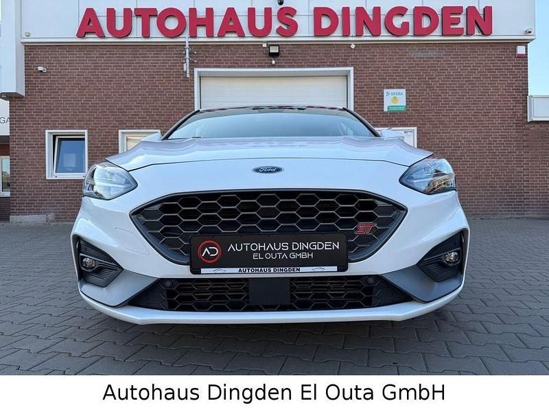 Gebraucht Ford Focus Performance Edition 280 PS (205 kW) 2021 Weiß Limousine