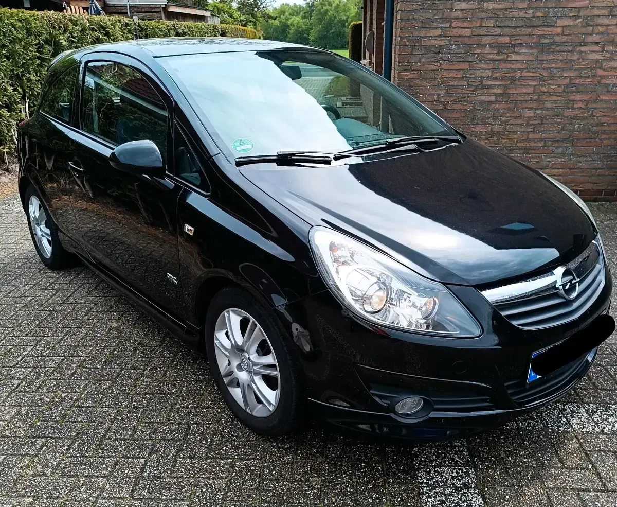 Używany Opel Corsa OPC 90 KM (66 kW) 2009 Czarny Hatchback