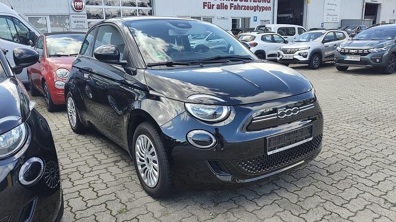 Gebraucht Fiat 500e 86 kW (118 PS) 2023 Schwarz Kleinwagen