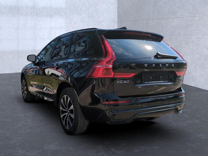 Gebraucht Volvo XC60 Plus 197 PS (144 kW) 2023 Onyx black (metallic) SUV
