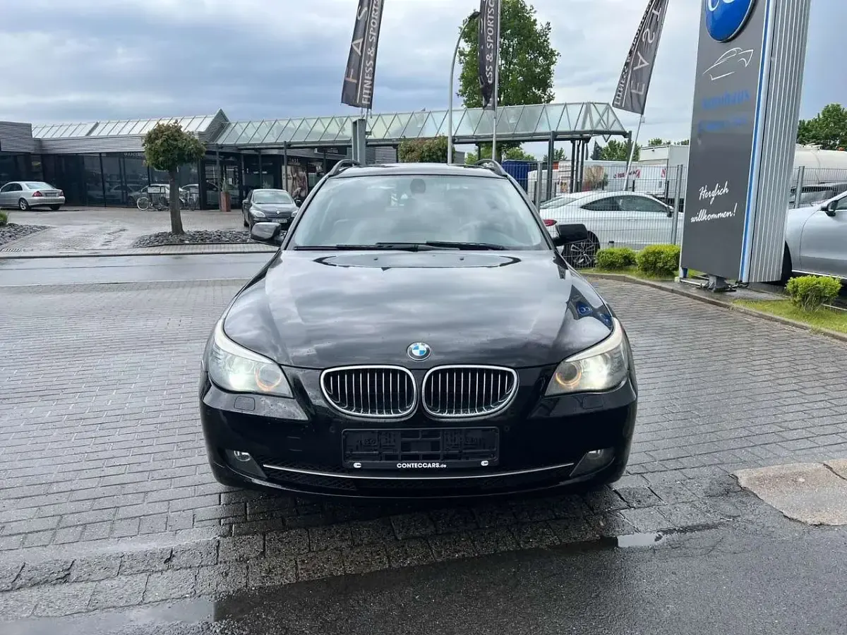 Gebraucht BMW 525 Advantage 197 PS (144 kW) 2009 Schwarz Kombi