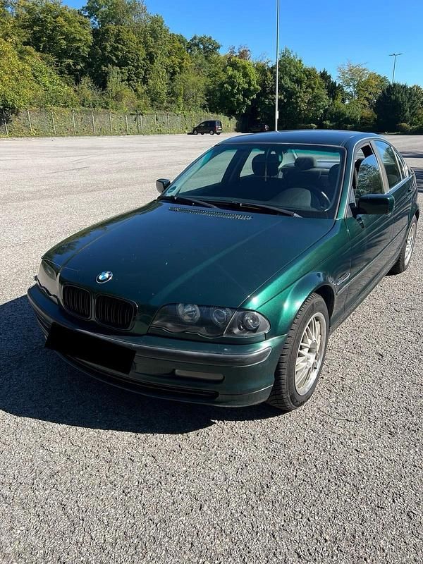 Grün Gebraucht 1998 BMW 323 Sport Line Limousine | 2.200 € (Superpreis) - Bild 1/4