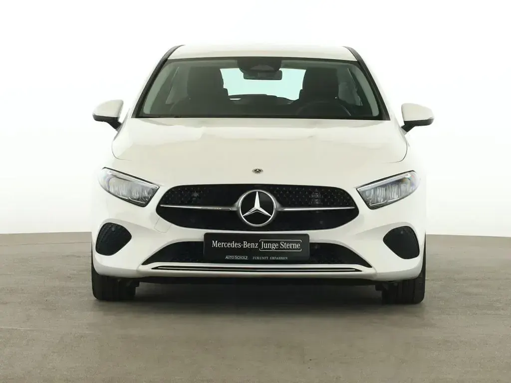 Gebraucht Mercedes A180 Progressive 136 PS (100 kW) 2025 Weiß Limousine