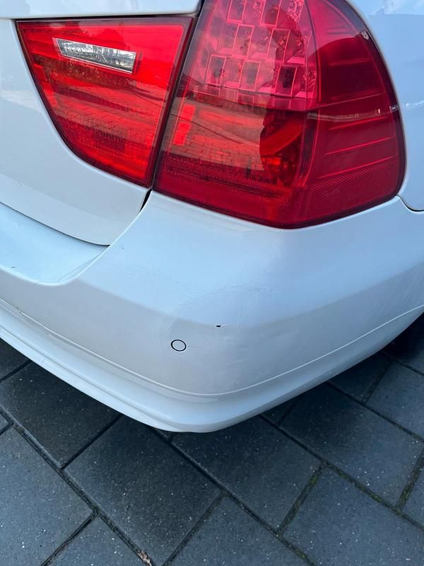 Gebraucht BMW 320 177 PS (130 kW) 2009 Weiß Kombi