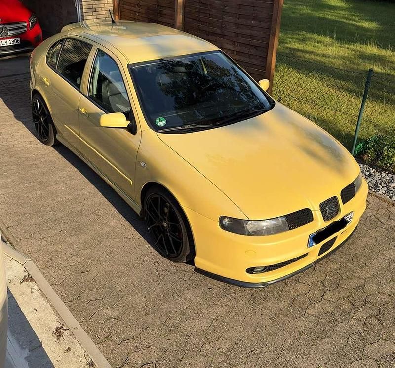 Gelb Gebraucht 2001 Cupra Leon Limousine | 14.000 € - Bild 1/4