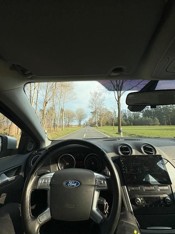 Gebraucht Ford Mondeo 140 PS (102 kW) 2012 Silber Kombi