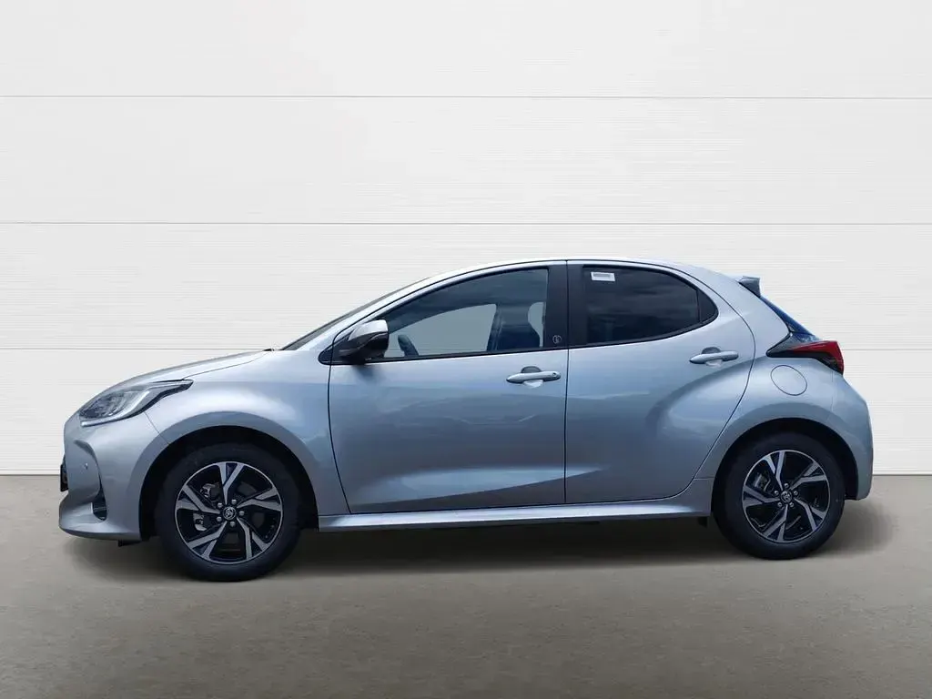 Neu Toyota Yaris 116 PS (85 kW) 2025 Silber Kleinwagen