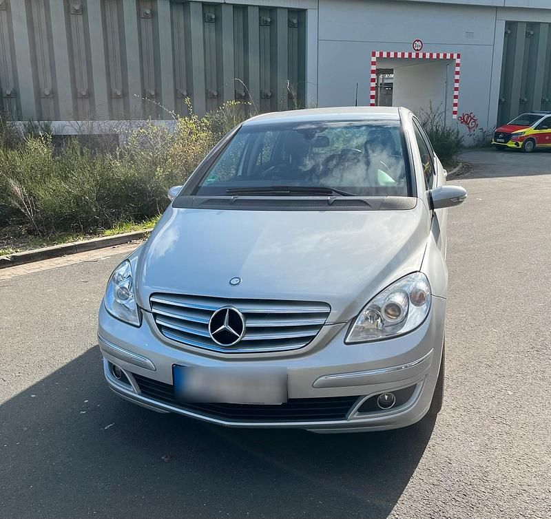 Gebraucht Mercedes E200 193 PS (141 kW) 2007 Silber Limousine