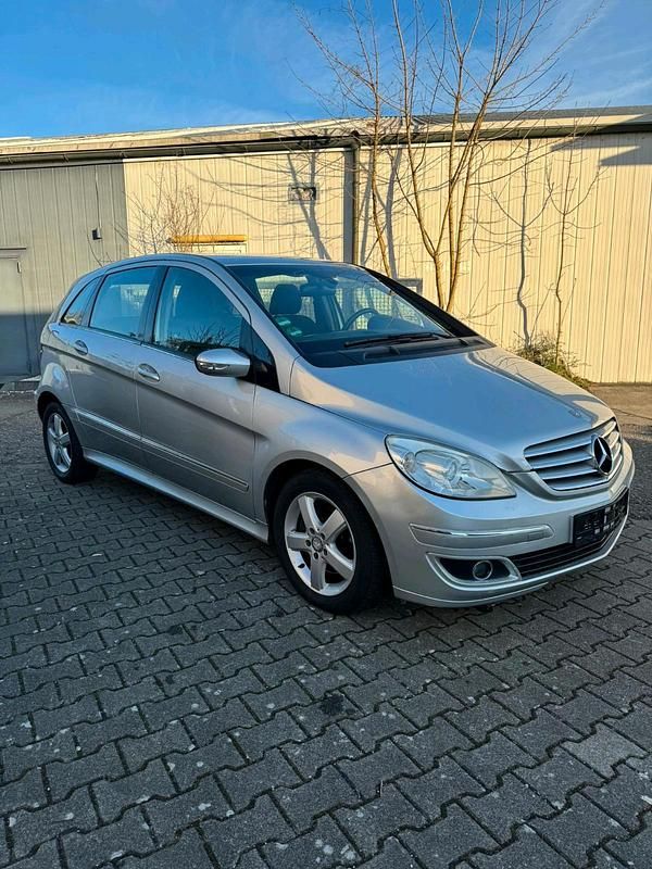 Gebraucht Mercedes B200 140 PS (102 kW) 2008 Silber Van / Kleinbus