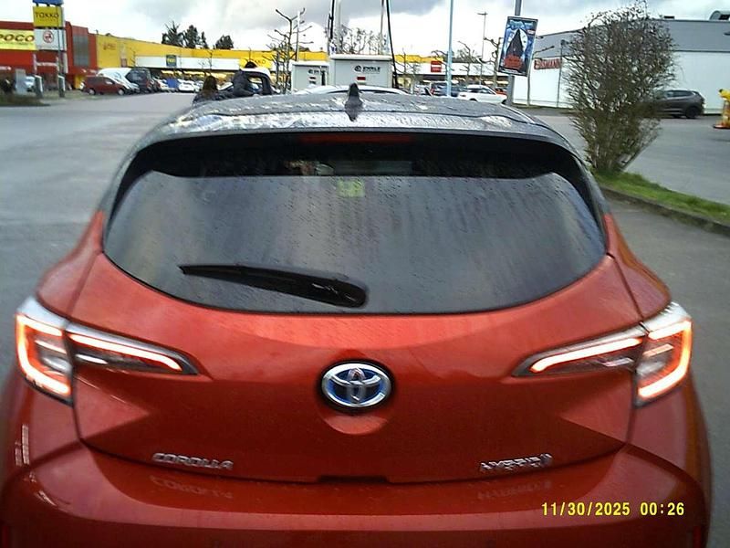 Gebraucht Toyota Corolla Hybrid Club 156 PS (114 kW) 2019 Rot Limousine