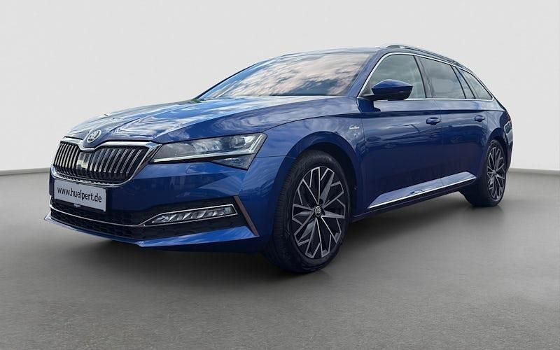 Gebraucht Skoda Superb LAURIN & KLEMENT 150 PS (110 kW) 2023 Blau Kombi