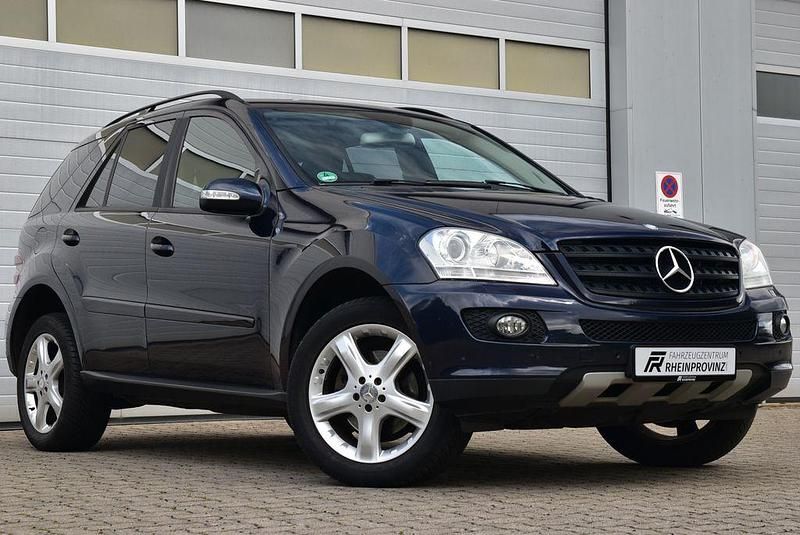 Blau Gebraucht 2006 Mercedes ML320 SUV | 8.999 € (Fairer Preis) - Bild 1/4