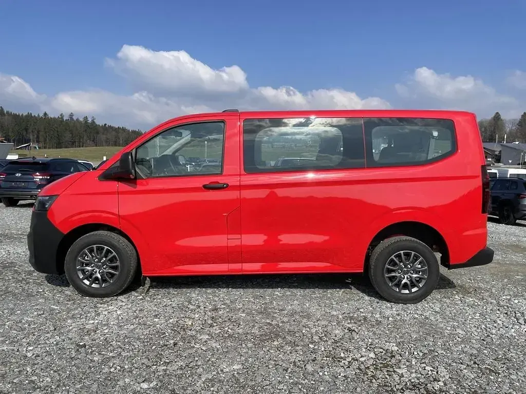 Nowe VW Caravelle 150 KM (110 kW) 2026 Czerwony Van