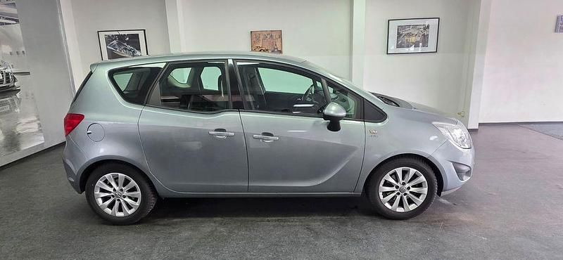 Gebraucht Opel Meriva Active 101 PS (74 kW) 2013 Grau Van / Kleinbus