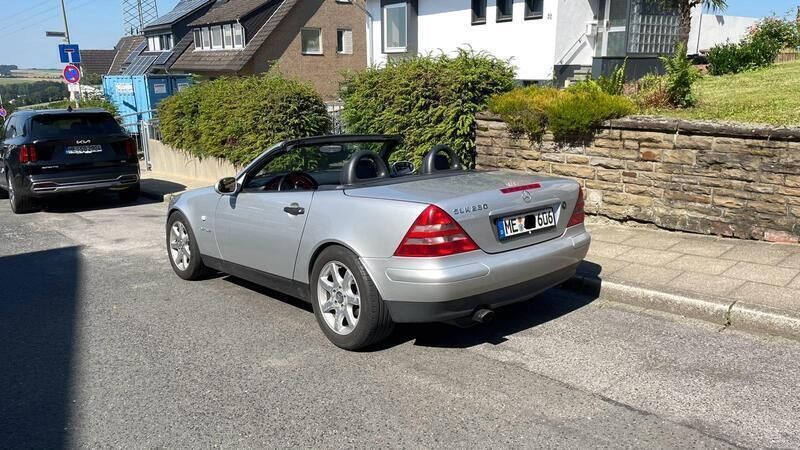 Silber Gebraucht 1998 Mercedes SLK230 Cabrio | 4.400 € (Superpreis) - Bild 1/4