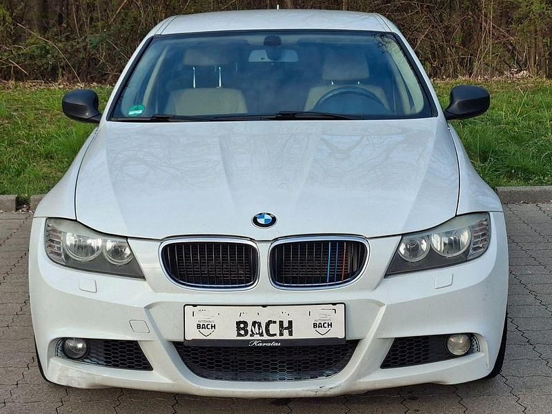 Gebraucht BMW 325 M Sport 218 PS (160 kW) 2011 Weiß Limousine