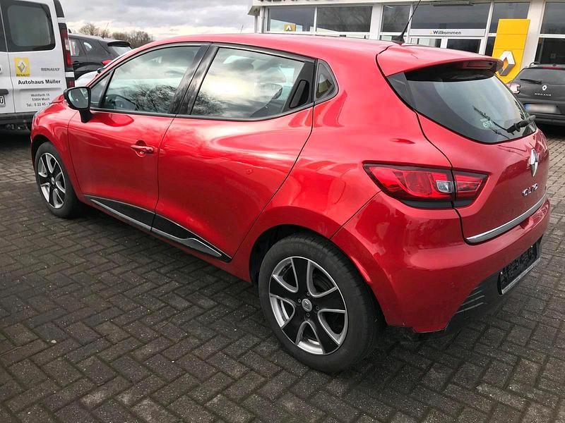 Second-hand Renault Clio 90 CP (66 kW) 2014 Roșu Coupe