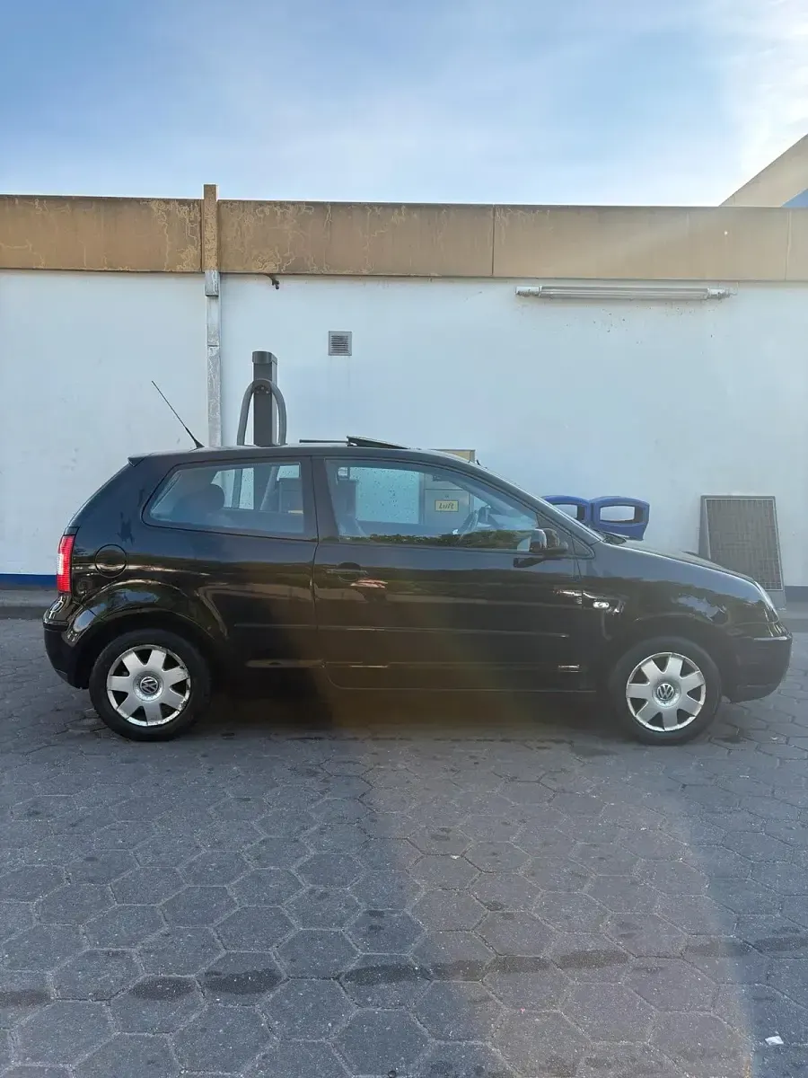 Gebraucht VW Polo 75 PS (55 kW) 2002 Schwarz Kleinwagen