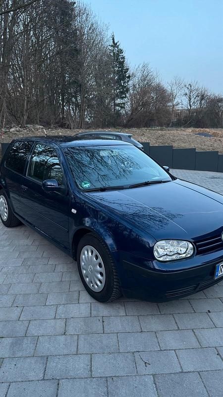 Second-hand VW Golf 75 CP (55 kW) 2003 Albastru Coupe