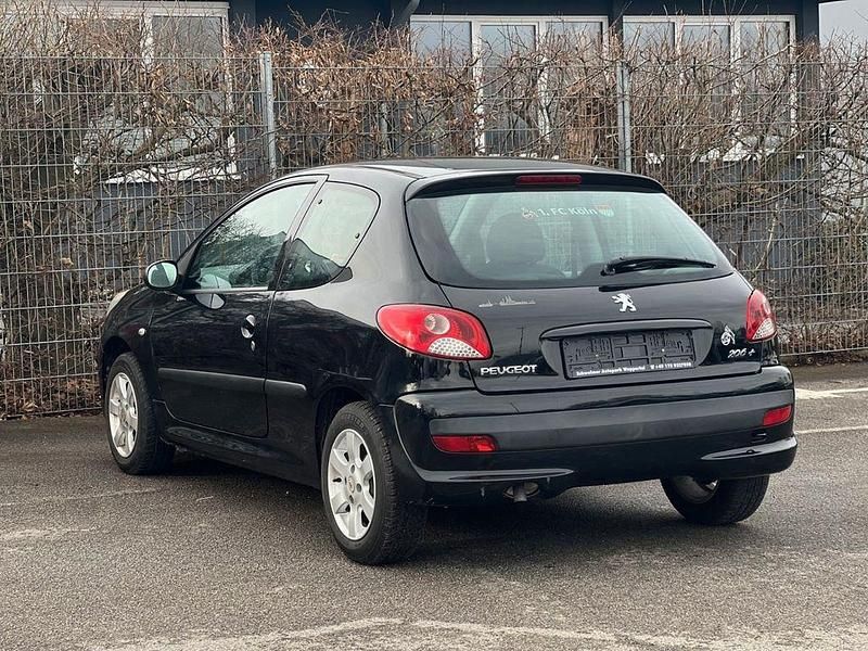 Gebraucht Peugeot 206 60 PS (44 kW) 2010 Schwarz Limousine